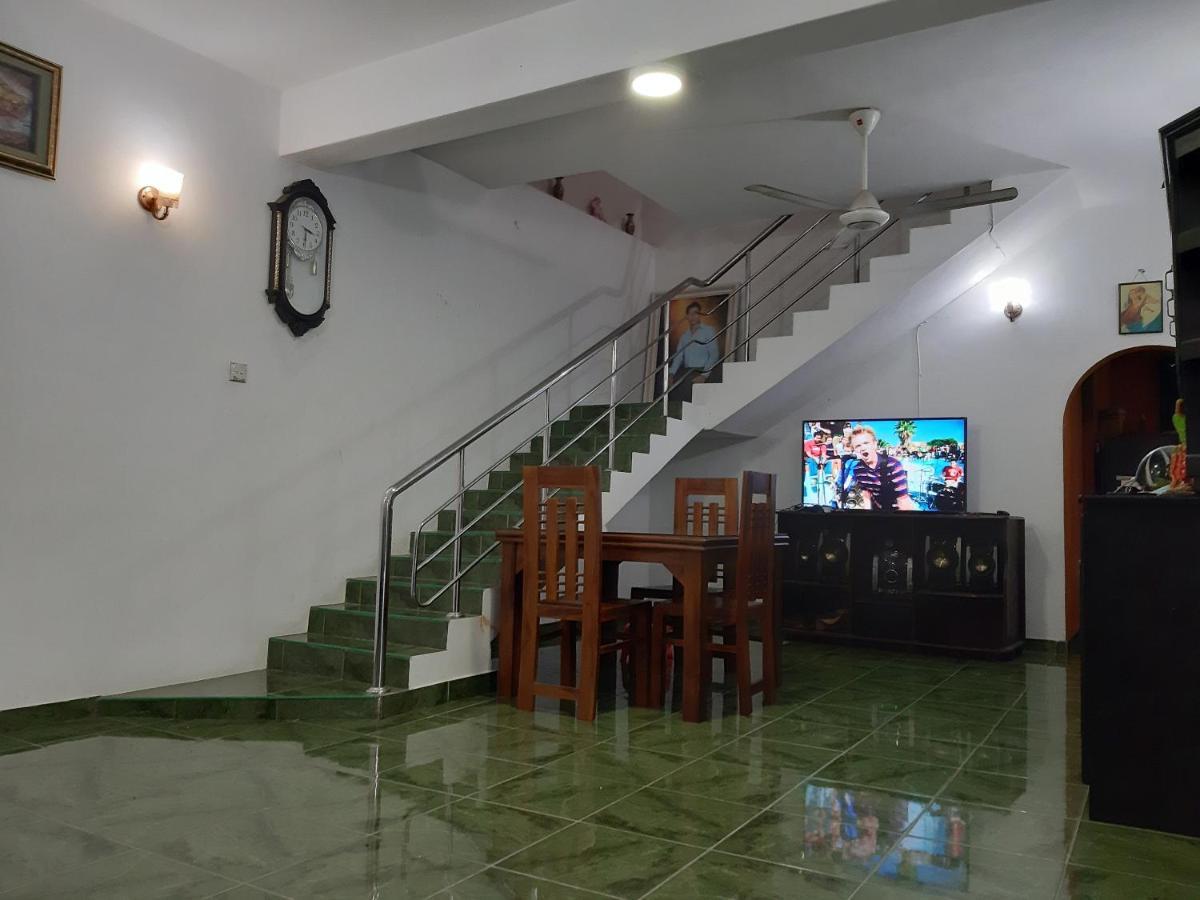 Hellen Homestay Negombo Exterior foto